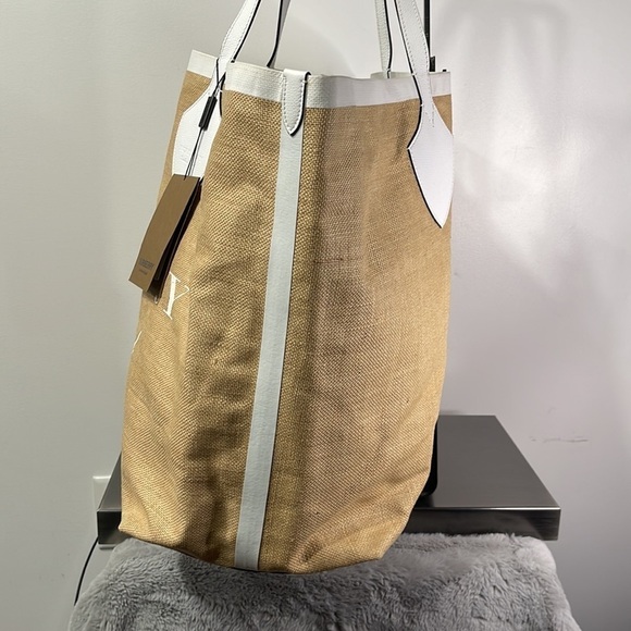 Authentic Burberry tote beach bag - Picture 5 of 11